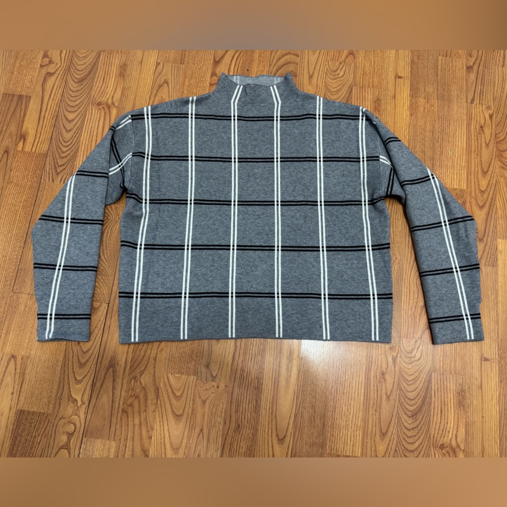 ✨Max Studio Mock Turtleneck Heather Gray Plaid Sweater